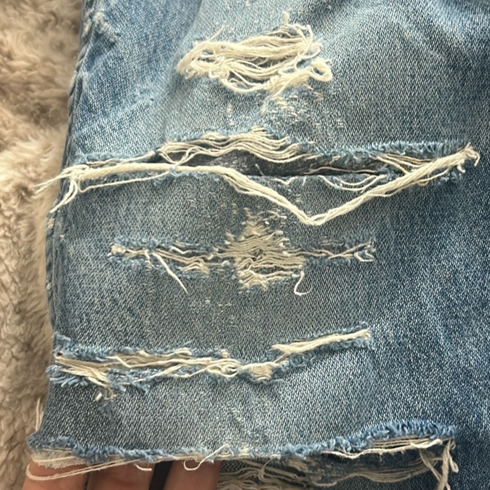 Damaged see pictures Wrangler Women's Distressed Straight Leg Blue Jeans - Picture 8 of 9